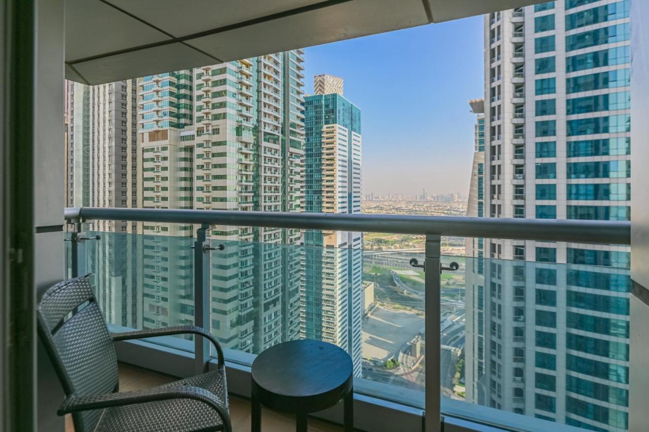 Charming 1 Bedroom Princess Tower Ahlan Holiday Homes Dubai Esterno foto